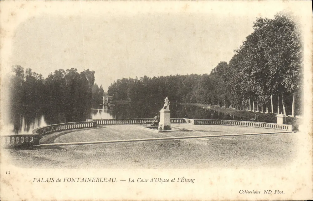 Schloss Fontainebleau — Der Hof des Ulysses und der Teich — Collections ND Phot. - Vorderseite