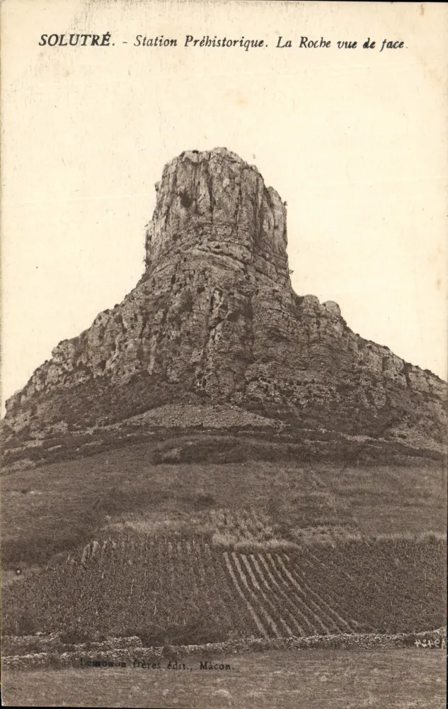 Solutré - Prähistorische Station. Frontalansicht der La Roche. — Verlag Lecomte & Frères, Mâcon, Nr. 4549 - Vorderseite