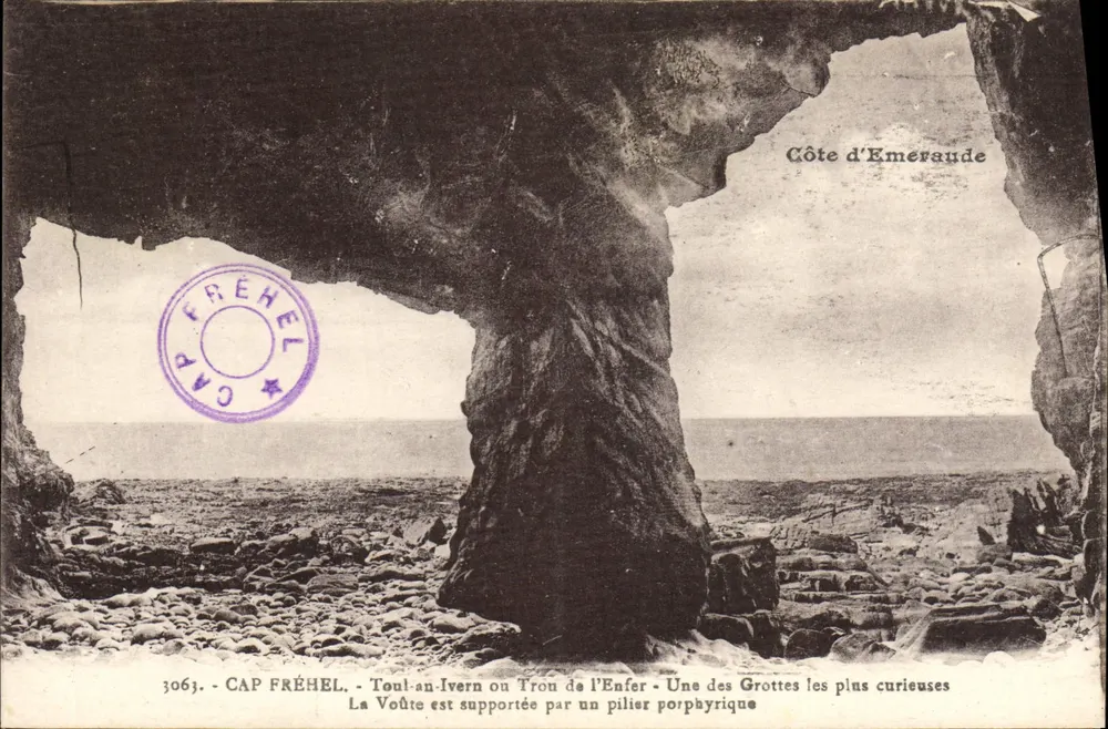 Cap Fréhel — Toul-an-Ivern ou Trou de l'Enfer — Uma das grutas mais curiosas — Laurent-Nel, Rennes - Frente