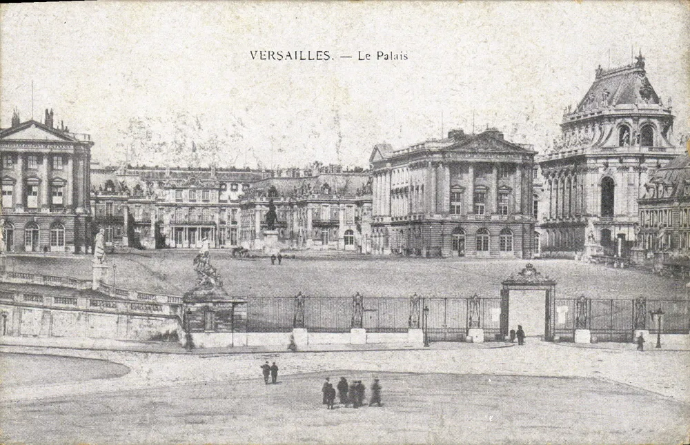 Versailles — O Palácio - Frente