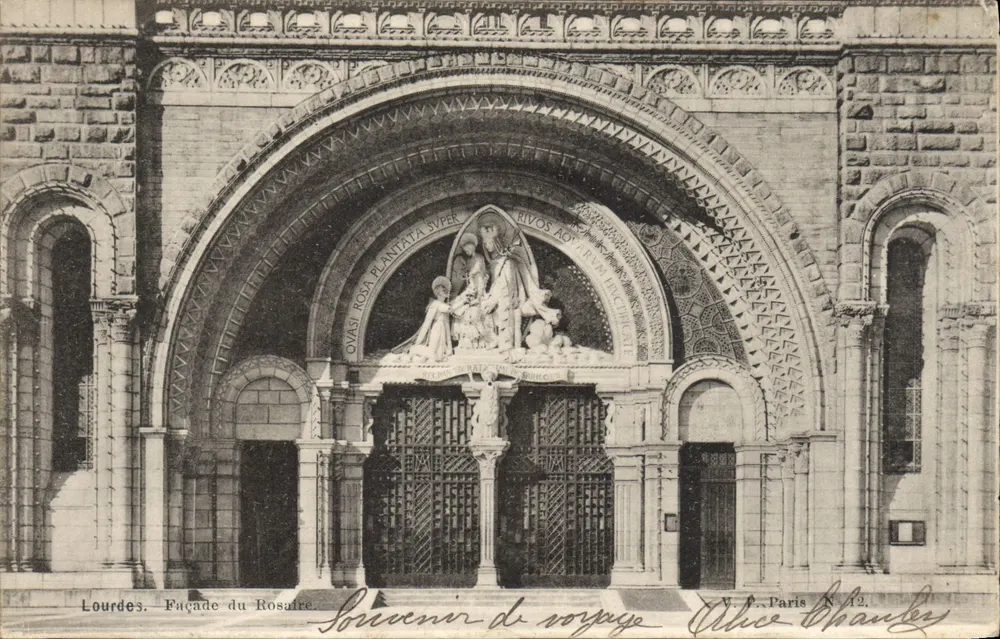 Lourdes. Fachada do Rosário — V.P. Paris N° 12. - Frente