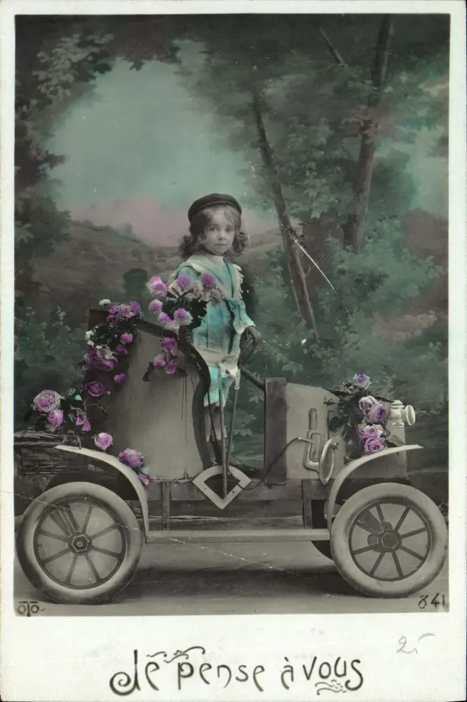 Petite fille dans une voiture décorée de roses — éditeur J.P. n°841 - Vorderseite