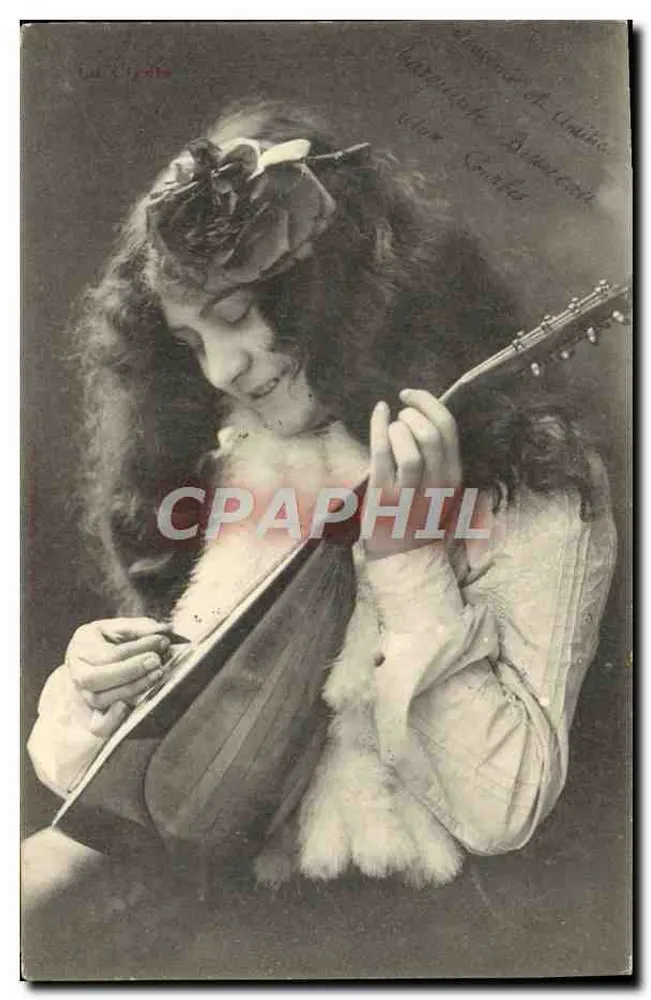 Junge Frau, die die Mandoline spielt — Photographie von Lul Chirillo — veröffentlicht von der Société Anonyme de Photographie de Paris - Vorderseite