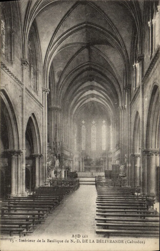 Interior da Basílica de N.-D. de La Délivrande (Calvados) — A+D 568 - Frente