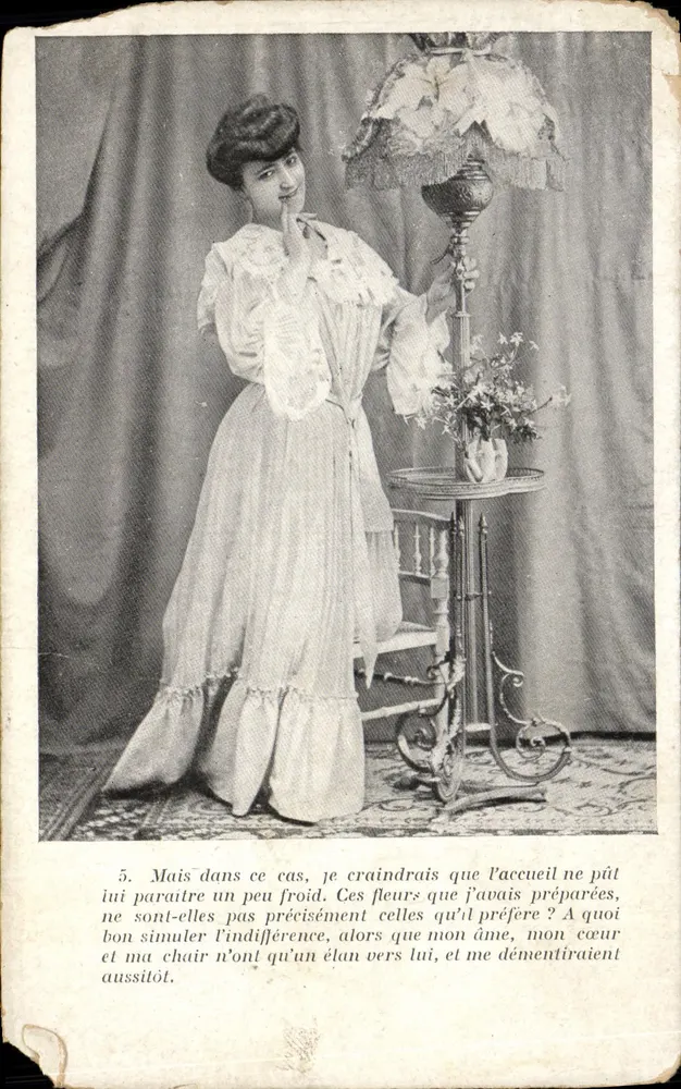 Frau in einem Rüschenkleid — poetischer Text — Verlag unbekannt - Vorderseite