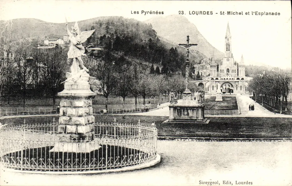 Lourdes - St-Michel e a Esplanada — Sireygeol, Edit, Lourdes - Frente