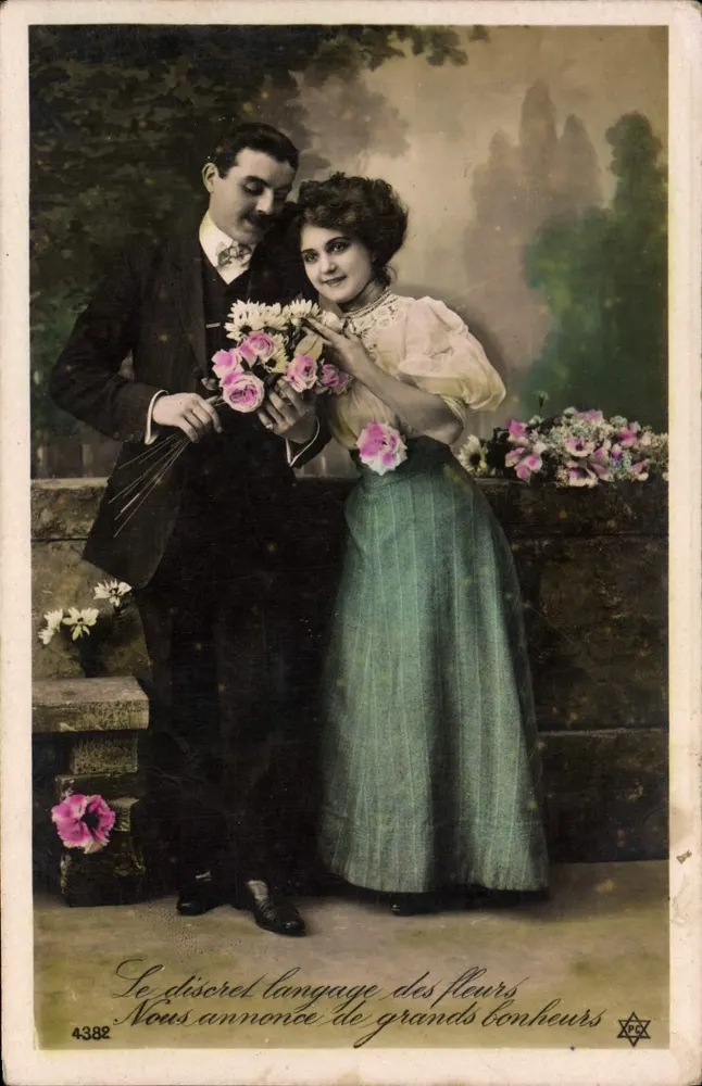 Paar im Freien — Blumenstrauß — Verlag XCO, Nr. 4382 - Vorderseite