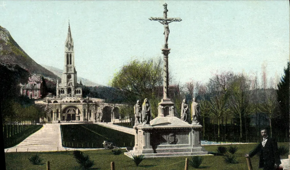Igreja e calvário de Saint-Jean-de-Monts — vista panorâmica — editor não identificado - Frente