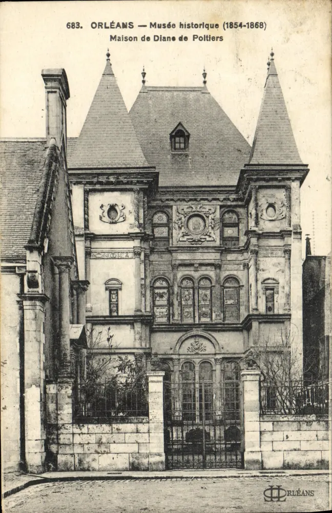 Orléans — Historisches Museum (1854-1868) — Haus von Diane de Poltières - Vorderseite