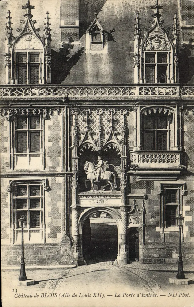 Castello di BLOIS (Ala di Luigi XII) — La Porta d'Ingresso — ND Phot. - Recto