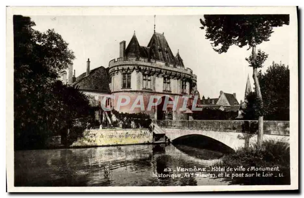 Vendôme - Rathaus (Historisches Denkmal, 15. Jahrhundert), und die Brücke über den Loir - Vorderseite