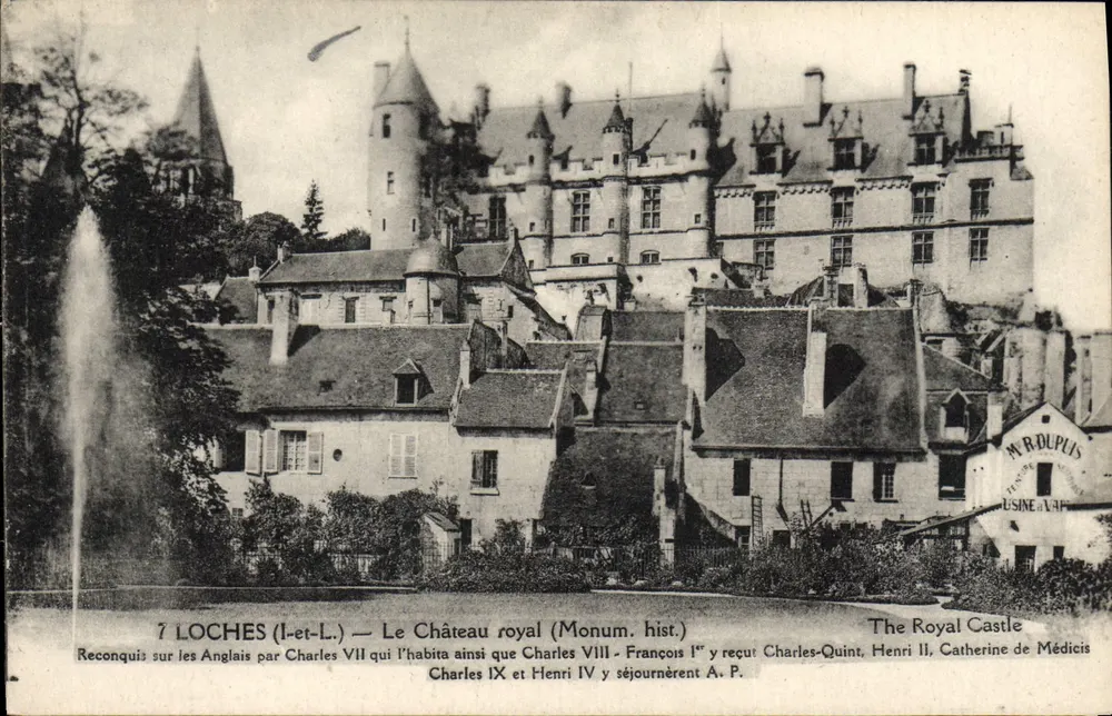 Loches (Loir-et-Cher) — O Castelo Real (Monumento Histórico) — M. R DUPUIS - Frente