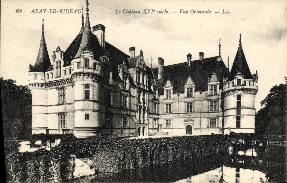 Azay-le-Rideau — Das Schloss des 16. Jahrhunderts — Orientalische Ansicht — LL. - Vorderseite