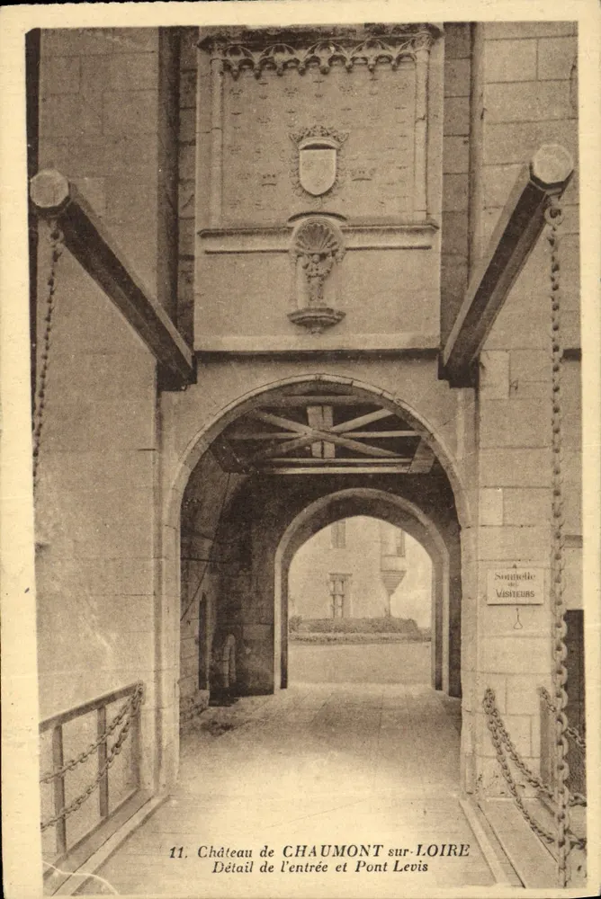 Schloss Chaumont-sur-Loire — Detail der Eingangstür und Pont Levis — n°11 - Vorderseite
