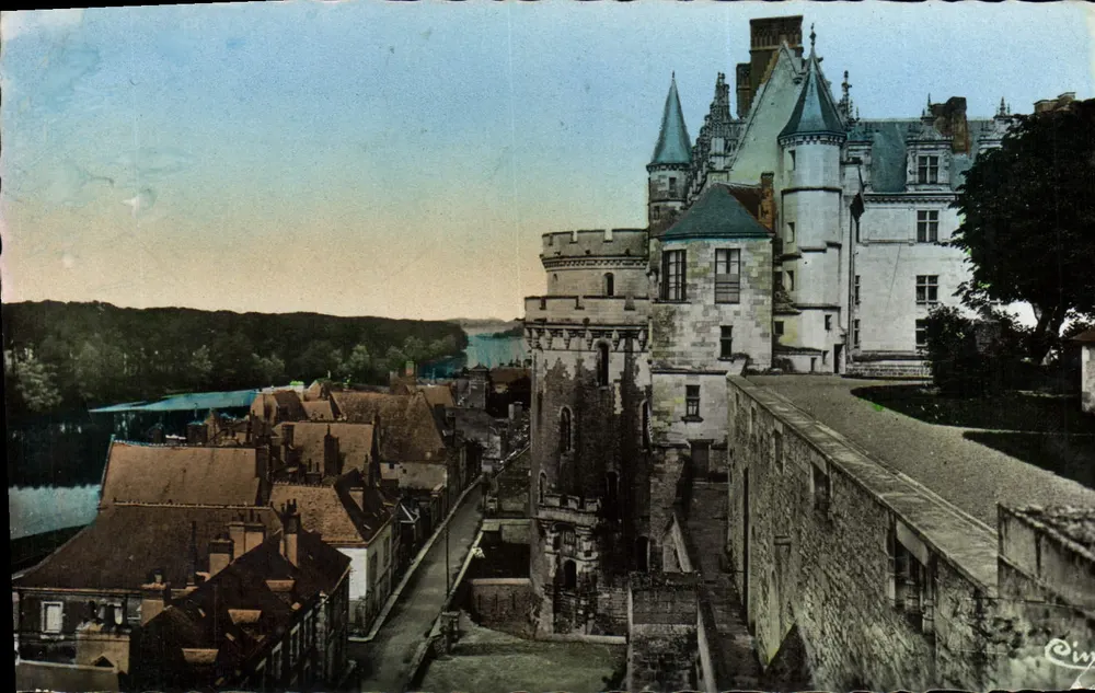Schloss Amboise — Ansicht von der Terrasse mit Blick auf die Loire — Verlag C. P. (Signatur sichtbar) - Vorderseite