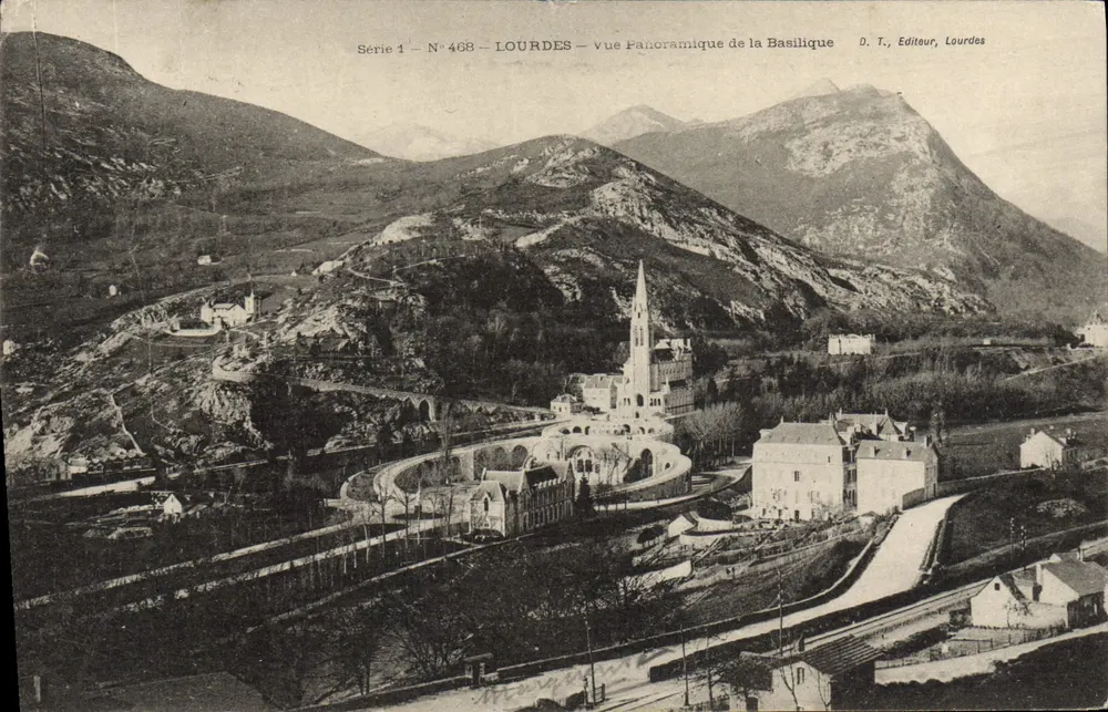 LOURDES — Panoramablick auf die Basilika — D. T., Verlag, Lourdes - Vorderseite