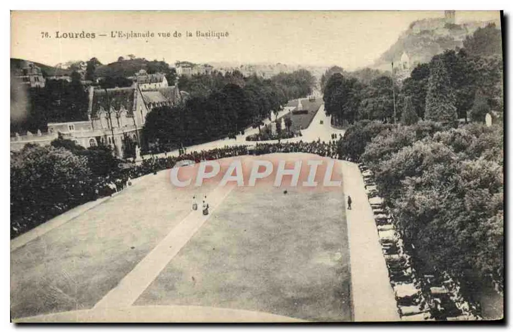 Lourdes — A Esplanada vista da Basílica — Edição Palácio de Lourdes - Frente