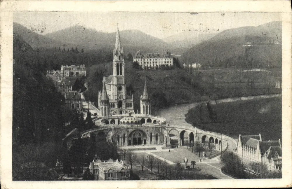 Lourdes — Die Basilika vom Schloss-Fort aus gesehen — Édition Grands Chapelles - Vorderseite