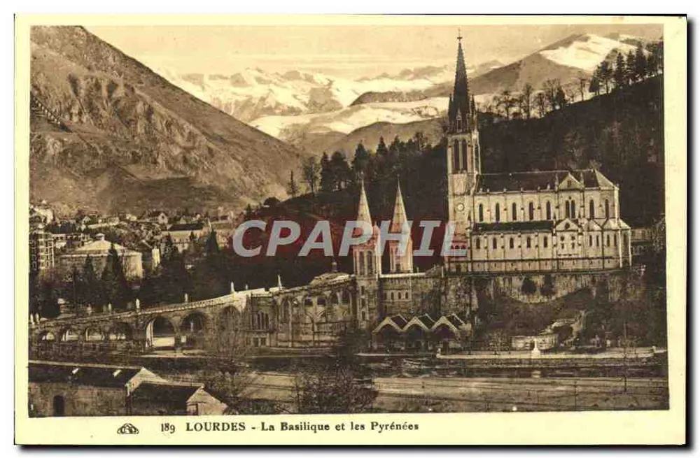 Lourdes - A Basílica e os Pirineus — editor De l'Album des Arts Photographiques, Strasbourg - Frente