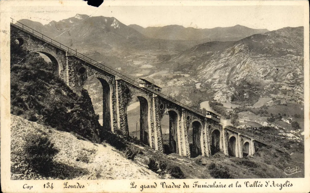 Der große Viadukt des Funiculars und das Tal von Argelès — Cap 134 Lourdes - Vorderseite