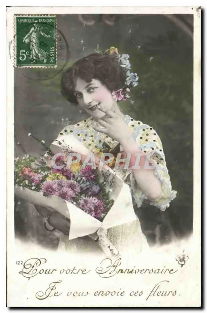 Junge Frau mit Blumenstrauß — Geburtstag — Verlag nicht sichtbar, Nr. 122 - Vorderseite