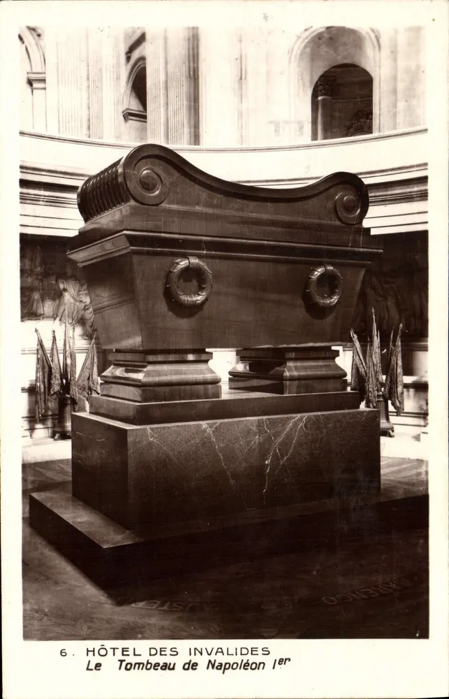 Hôtel des Invalides — Tombeau de Napoléon Ier — Éditeur : Le Musée des Invalides - Recto