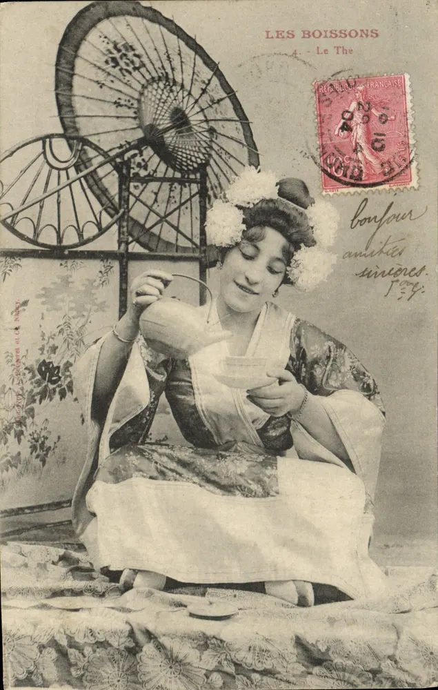 Femme en kimono servant du thé — Les Boissons, n°4 — éd. G. Nabet et Cie, Nancy - Recto