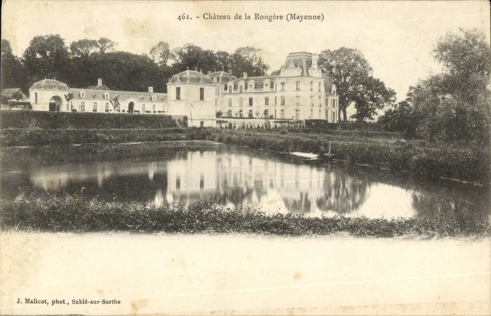 Castelo de La Rongère (Mayenne) — vista com lago — J. Malicot, fot. Sablé-sur-Sarthe, n° 461 - Frente