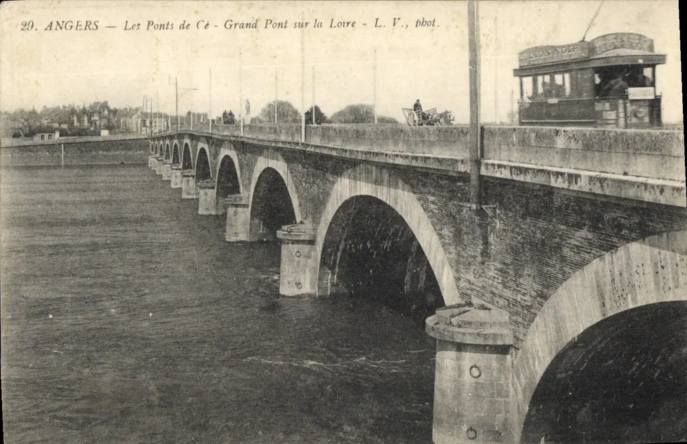 Angers — Die Brücken von Cé - Große Brücke über die Loire — L. V., pbot. - Vorderseite