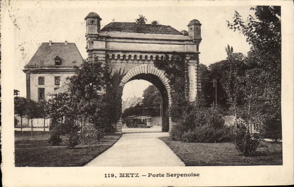 मेट्ज़ — सर्पेनोइज़ पोर्ट — प्रकाशक P. Bonneuve, संख्या 119 - आगे