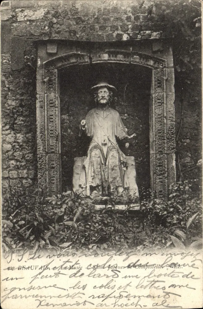 São Tiago de Compostela — estátua em nicho — Beaumont - Frente