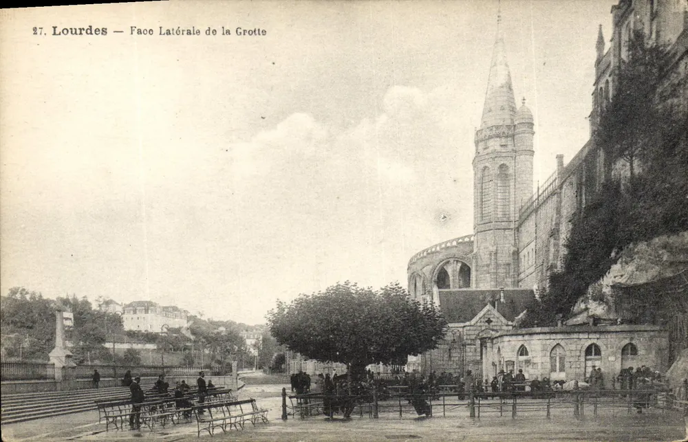 Lourdes — Face Lateral da Grotta — Edição Palar - Frente