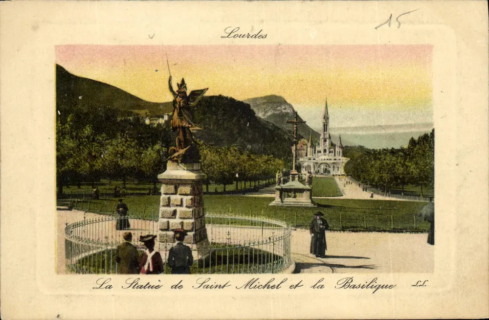 Lourdes — Die Statue des heiligen Michael und die Basilika — L.L. - Vorderseite