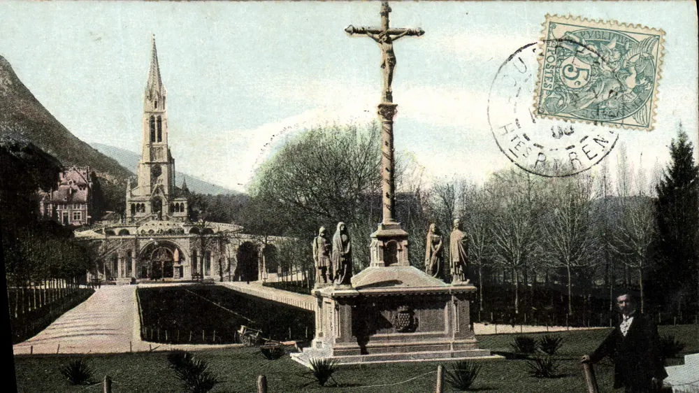 Igreja e monumento do Calvário em Hébrén — editor L.V. & Cie - Frente
