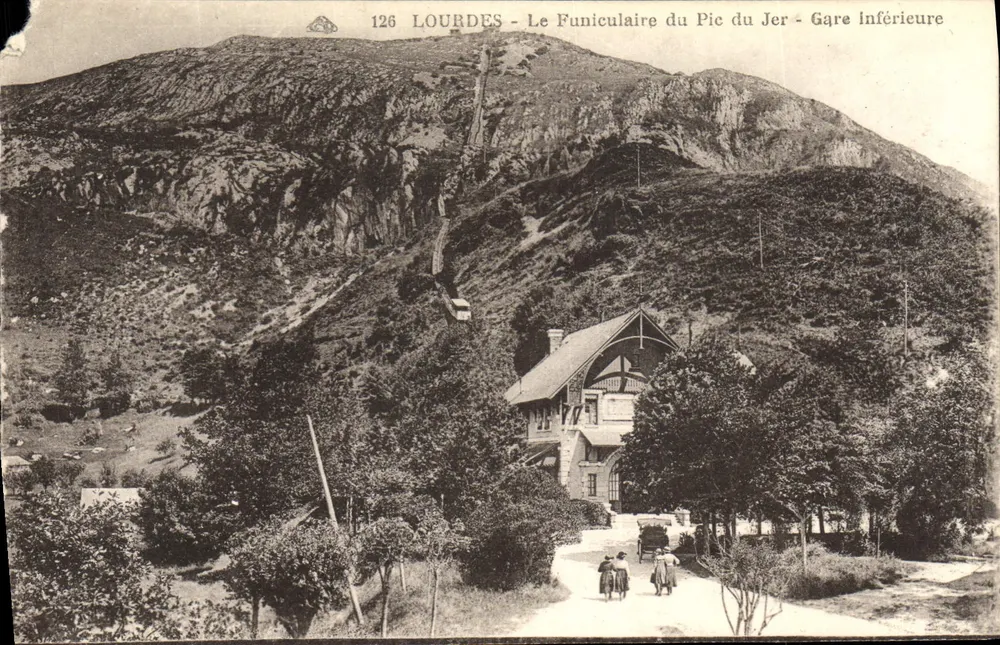 Lourdes - Der Funicular des Pic du Jer - Untere Station - Vorderseite