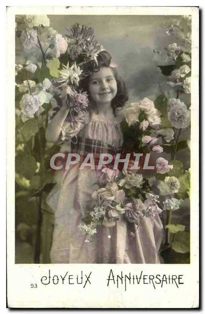 Menina sorridente cercada de flores — Feliz Aniversário — n°93 - Frente