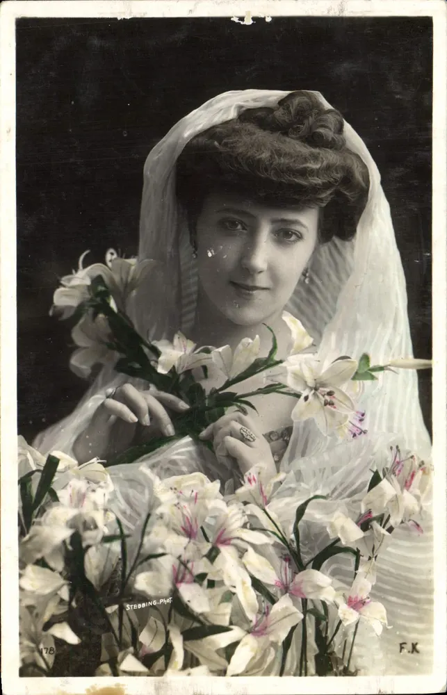 Junge Frau im Schleier — mit Lilien — Stebbing.Ph. Nr. 178 - Vorderseite