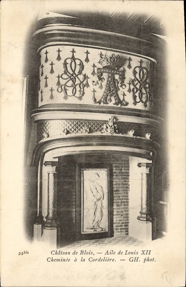 Schloss Blois — Flügel von Ludwig XII — Kamin der Cordelière — GH. phot. - Vorderseite