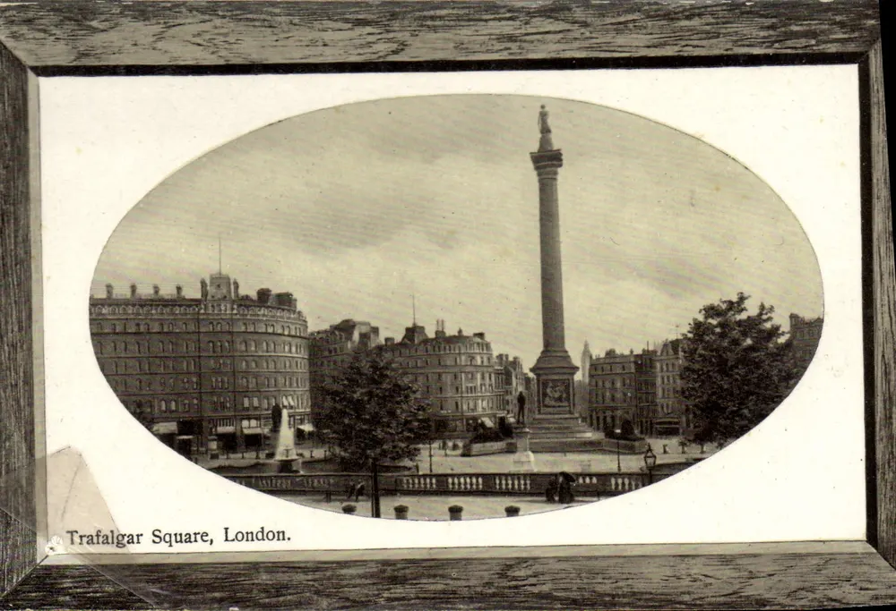 Trafalgar Square, London — vue du monument Nelson avec bâtiments et fontaine — éditeur Unikum-Series - Frente