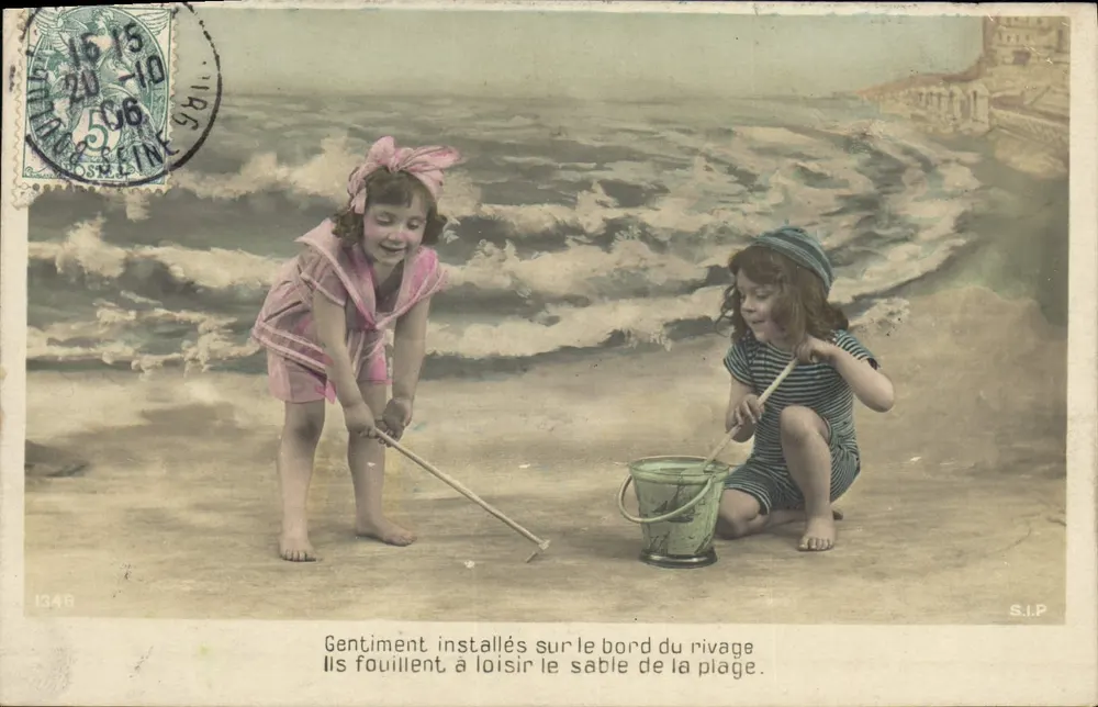 Deux enfants jouant au bord de la plage — scène de plage avec éditeur S.I.P. et n° 1346 - Frente