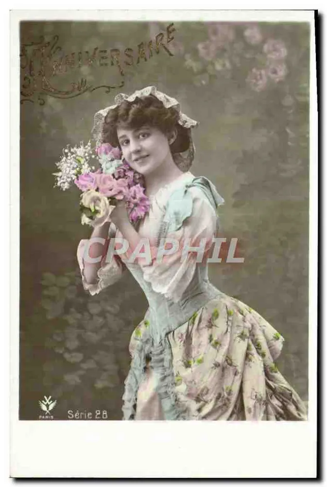 Felicidades de cumpleaños — joven mujer en vestido floral sosteniendo un ramo — París, Serie 28 - Anverso
