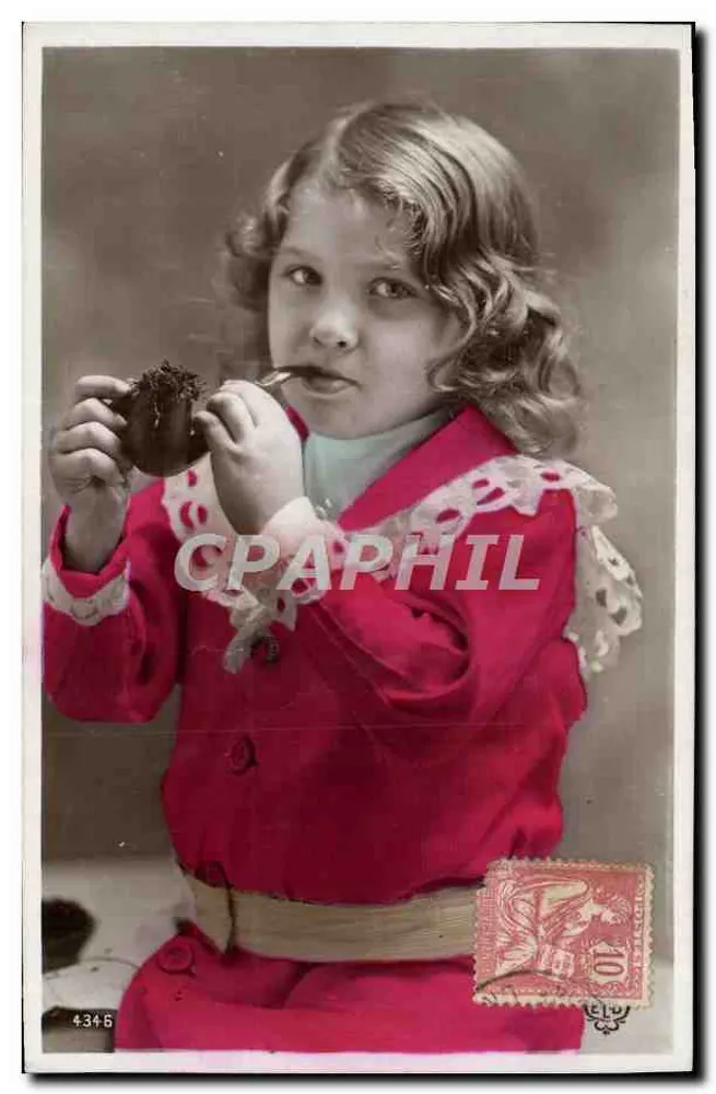 Menina em vestido vermelho comendo um doce — editor desconhecido, n° 4345 - Frente