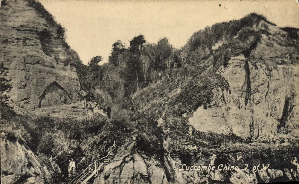 Luccombe Chine, J. of W. — Vista de falésias e trilha — Editor W. J. Nigh - Frente