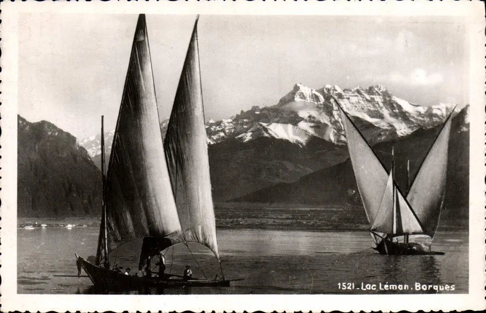 Lago Léman - Borques — vista de barcos a vela no lago com montanhas nevadas — editor não identificado, n° de série 1521 - Frente