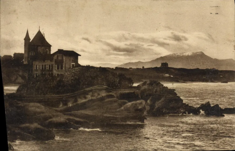 Castelo Basco e a Rhône — Biarritz (B.-P.) — Phototypie Marcel Delbosc, Bordeaux - Frente