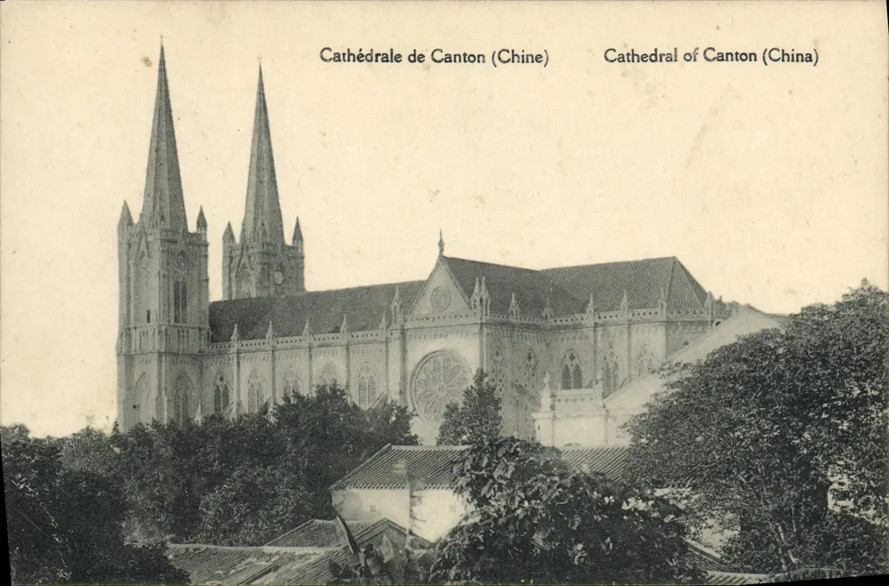 Catedral de Cantão (China) — vista do edifício gótico com duas torres — editor não visível - Frente