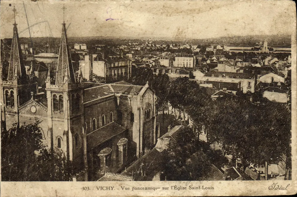 Vichy - Vue panoramique sur l'Église Saint-Louis — Éditeur Idéal, n° 303 - Recto