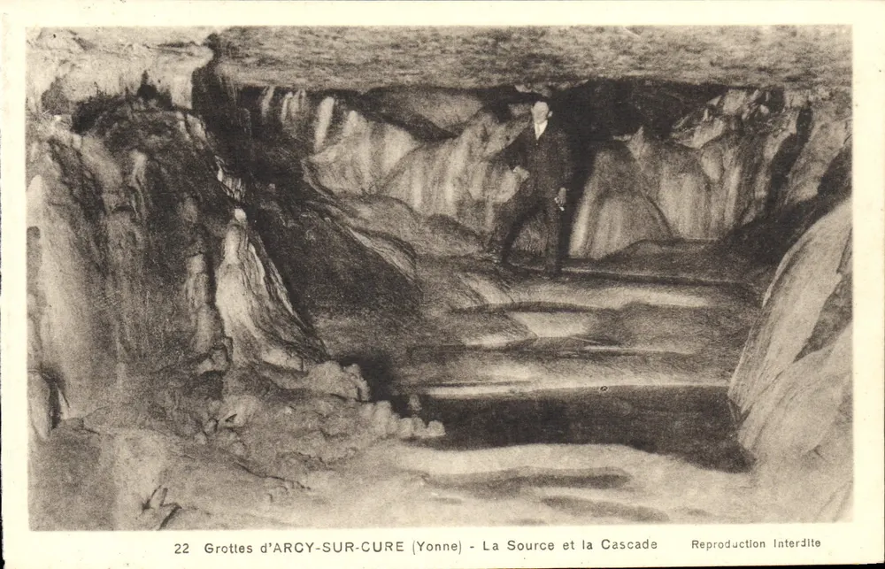 Grutas de Arcy-sur-Cure (Yonne) — A Fonte e a Cachoeira — A. Joublin, Editor Chalet des Grutas - Frente