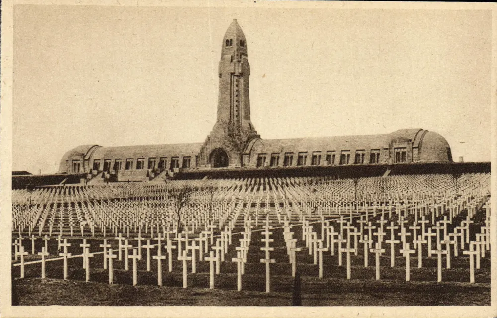 Ossuaire de Douaumont — Ossuaire und Nationalfriedhof — 17.000 Grabstellen — Édition du Comité de l'Ossuaire, Nancy - Vorderseite