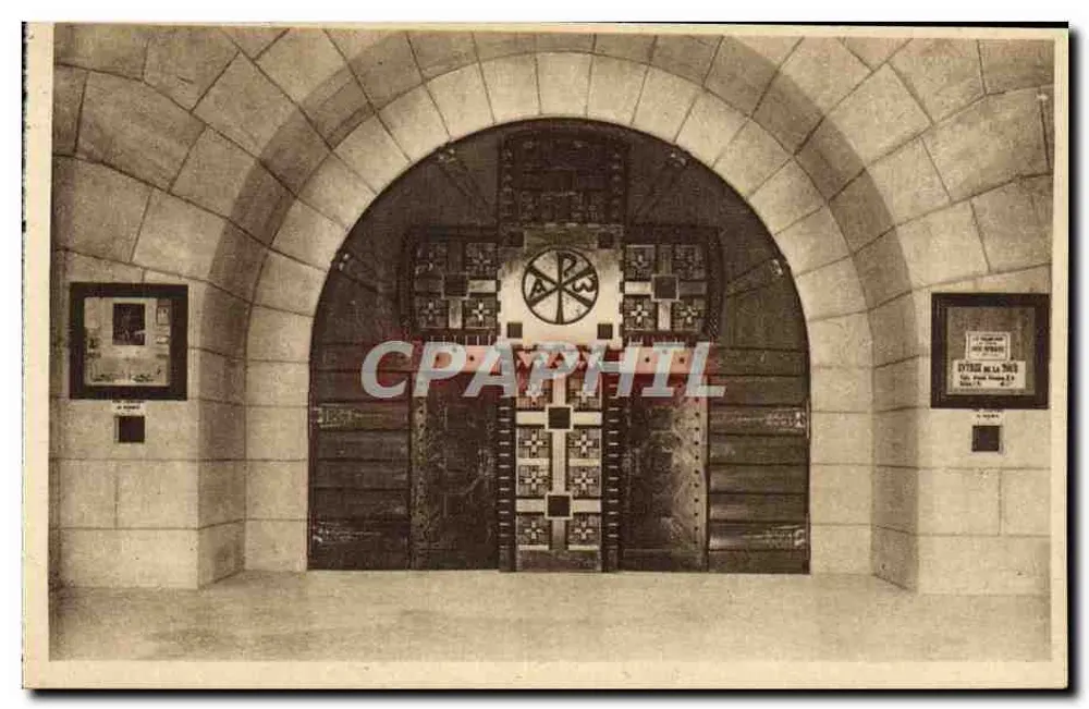 Douaumont — Porta de entrada da capela — Edição do Comitê do Ossuário, Nancy - Frente